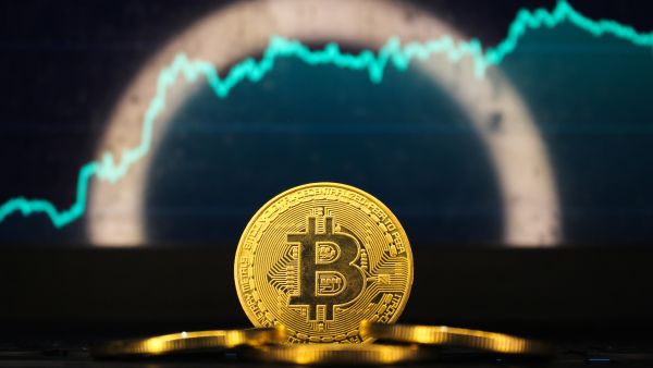 أسعار العملات المشفرة مقابل الدولار اليوم الخميس 22 مايو 2025