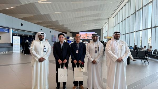 stc surprises Hajj pilgrims at Kuwait International Airport