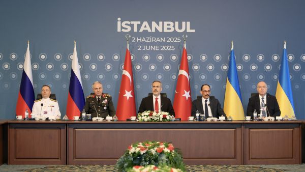 Russia and Ukraine take tentative steps toward peace in Istanbul talks