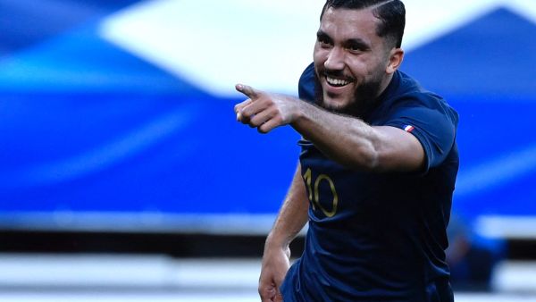 ريان شرقي سعيد بالانضمام لمانشستر سيتي قبل كأس العالم للأندية