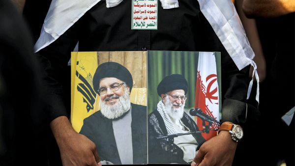12 bunker-busting bombs — and Iran’s Fordow nuclear site still stands.  Despite the U.S. strike, sources say Tehran moved enriched uranium before the attack.  A major intelligence gamble — or a strategic masterstroke by Iran? #Iran #USstrike #Fordow #NuclearCrisis