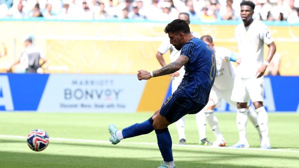 ريال مدريد يضع روبين نيفيز ضمن خياراته لتعزيز الوسط