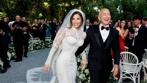 Lauren Sanchez / Jeff Bezos
