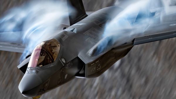طائرة "F-35 النووية تثير الجدل