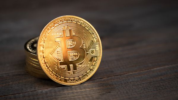 أسعار العملات المشفرة مقابل الدولار اليوم الأحد 22 يونيو 2025