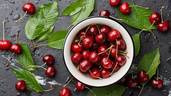 الكرز الأحمر له فوائد رائعة تعرف عليها