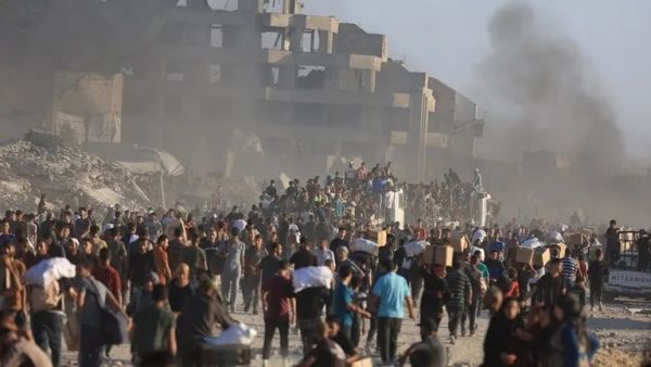 شهداء قرب مركز توزيع مساعدات في غزة