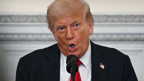  Trump sets 50-day deadline for Ukraine deal, threatens 100% tariffs on Russia
