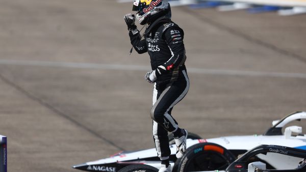 Rowland Produces World Champion Drive to Seal Title in Berlin as Cassidy Wins Round 14