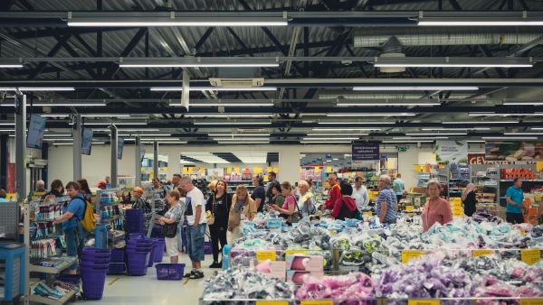 Knife attack at Finnish mall leaves several injured; 20-year-old suspect in custody