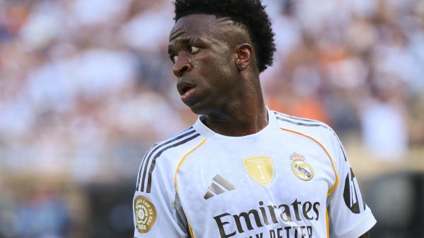 ريال مدريد يقرر تعليق مفاوضات تجديد عقد فينيسيوس جونيور