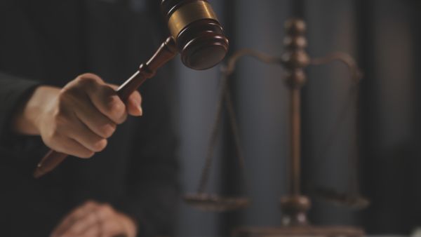 تحقيقات في الأردن مع متسترين على أموال الإخوان