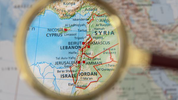 نائب الرئيس الفلسطيني حسين الشيخ
