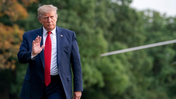 ترامب يهدد بشن ضربات على إيران إن لزم الأمر ترامب يهدد بشن ضربات على إيران إن لزم الأمر