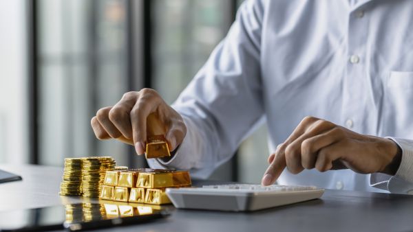 توقع المصطفى أن توفر اتفاقيات المنتدى 50 ألف وظيفة