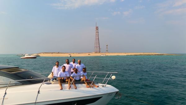 stc organizes Kubbar Island clean up initiative in collaboration with Waves App and Alternative