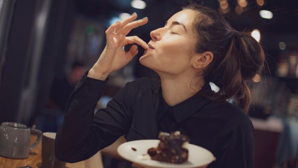  كيك يوم المرأة الإماراتية لتجعل احتفالك أكثر حلاوة