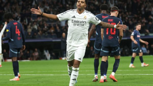 هل يغادر رودريغو مدريد؟ توتنهام يطلب الإذن للتفاوض مع النجم البرازيلي