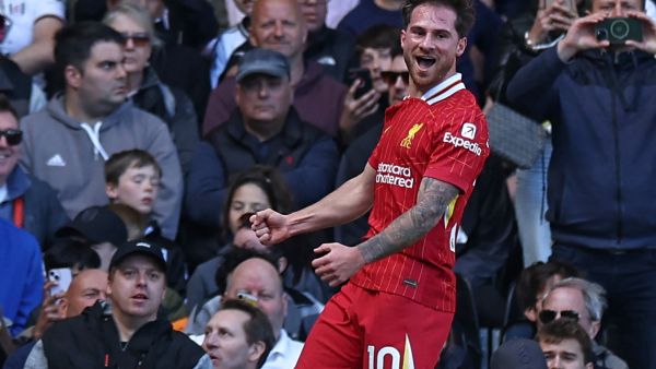 ليفربول يفقد لاعبه الأساسي ماك أليستر في مواجهة نيوكاسل