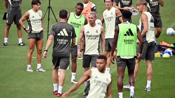 مدرب ريال مدريد يكشف عن خططه لمبابي وماستانتونو