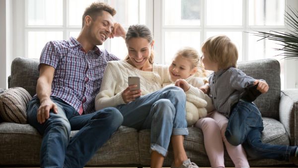 يوم الأبناء العالمي  Sons And Daughters Day