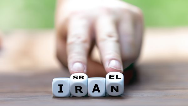 أستراليا تطرد السفير الإيراني 