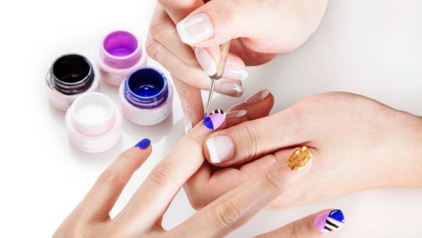 ما هي مادة TPO وعلاقتها بطلاء الأظافر من نوع Gel Color