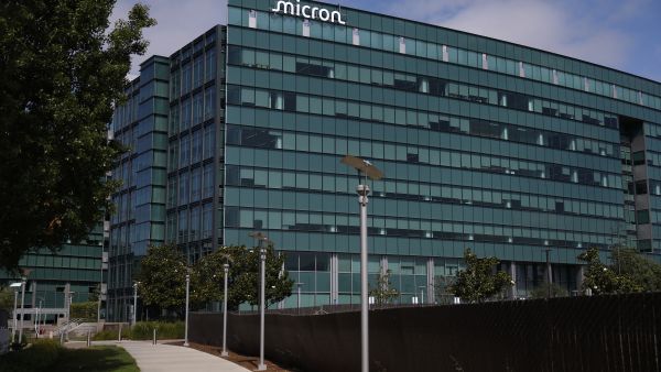 Microsoft cuts Israeli military off cloud over Palestinian surveillance