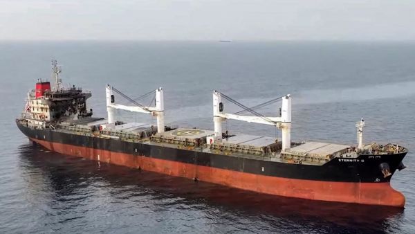 Ship struck by projectile off Yemen’s coast 