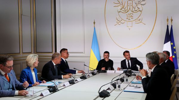 Macron: Europe commits troop deployment