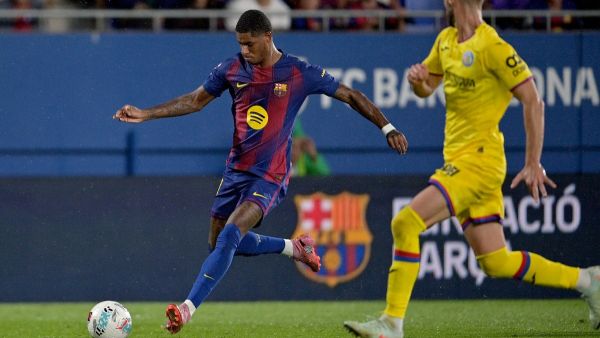 برشلونة يبدأ مفاوضات حاسمة مع مانشستر يونايتد بشأن صفقة راشفورد