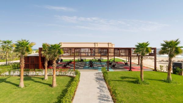 ريكسوس مارينا أبوظبي يكشف عن عرض الإقامة الجديد الخاص بالأجنحة