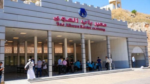 معبر باب الهوى يشهد عودة السوريين إلى بلادهم