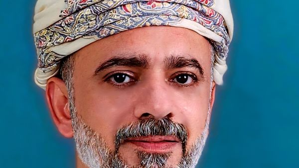 الطيران العُماني يعيّن كُميل الموسوي رئيسًا للموارد البشرية