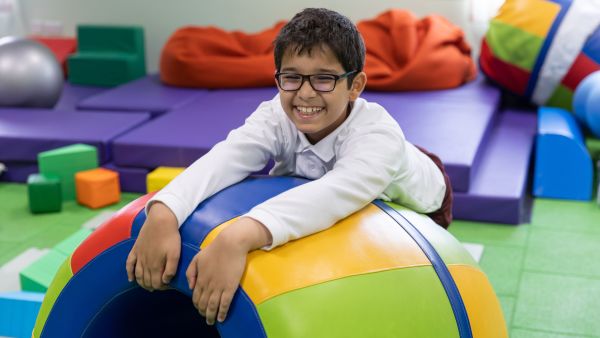 أكاديمية ريناد تحصل على اعتماد الجمعية الوطنية للتوحّد في المملكة المتحدة