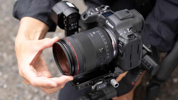 الصور الشخصية الكلاسيكية بروح جديدة: كانون تطلق عدسة RF 85MM F1.4L VCM الاحترافية للتصوير الهجين 