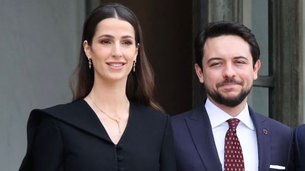 الأميرة رجوة تعكس البساطة الملكية والفخامة الراقية في باريس 