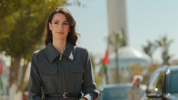 الأميرة رجوة تخطف الأنظار بإطلالة راقية في افتتاح مجلس الأمة الأميرة رجوة تخطف الأنظار بإطلالة راقية في افتتاح مجلس الأمة
