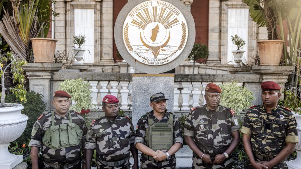 Military seizes power in Madagascar after Rajoelina’s impeachment and French evacuation