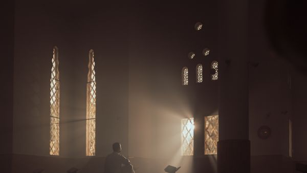 UK Mosque torched in suspected Islamophobic hate crime