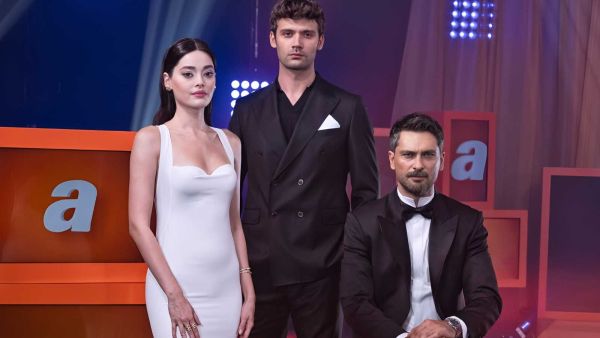 مسلسل الغريب في لمرآة