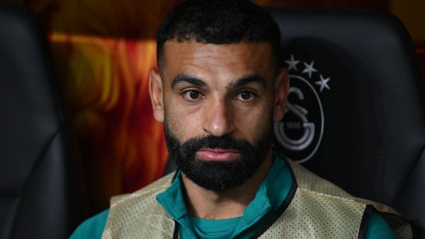 بعد تراجع نتائجه.. روني يشكك في التزام صلاح مع ليفربول