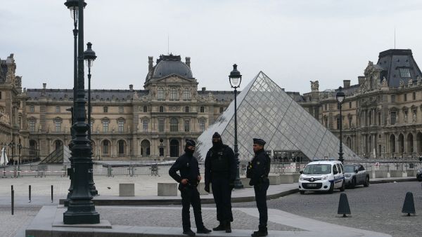 Louvre Museum