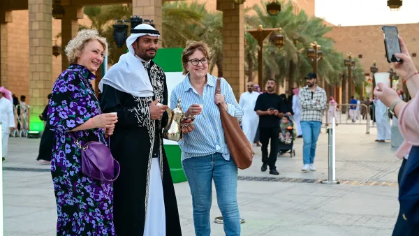 أكد ربط 20 مدينة سعودية جويًا خلال 3 سنوات و200 ألف غرفة فندقية قيد الإنشاء