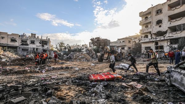 إجلاء فلسطينية سرا من غزة بعد من إدارة ترامب