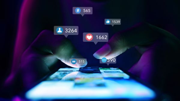 إسرائيل تدفع 6,100–7,300 دولار لكل منشور لمؤثرين على منصات التواصل