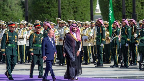 Saudi crown prince hosts Malaysian king in Riyadh