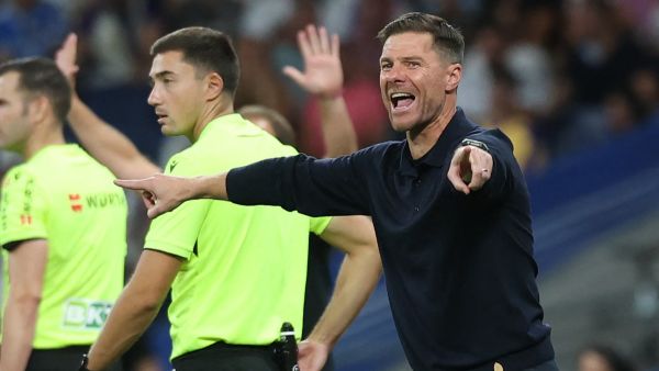 ريال مدريد يحذر ألونسو: لا تدخل في صراع مع فينيسيوس