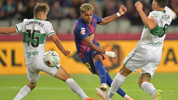 سبب لا يصدق يجبر نادي إلتشي على المبيت في برشلونة