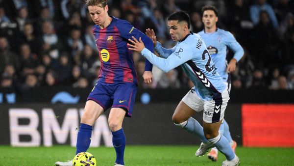 هل هذا أفضل أداء للاعب وسط في برشلونة؟ أرقام دي يونغ تتحدث